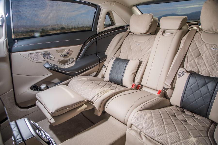 Интерьер Mercedes-Maybach S650 (X222) 2017 года  (NA) (фото 36 из 40)